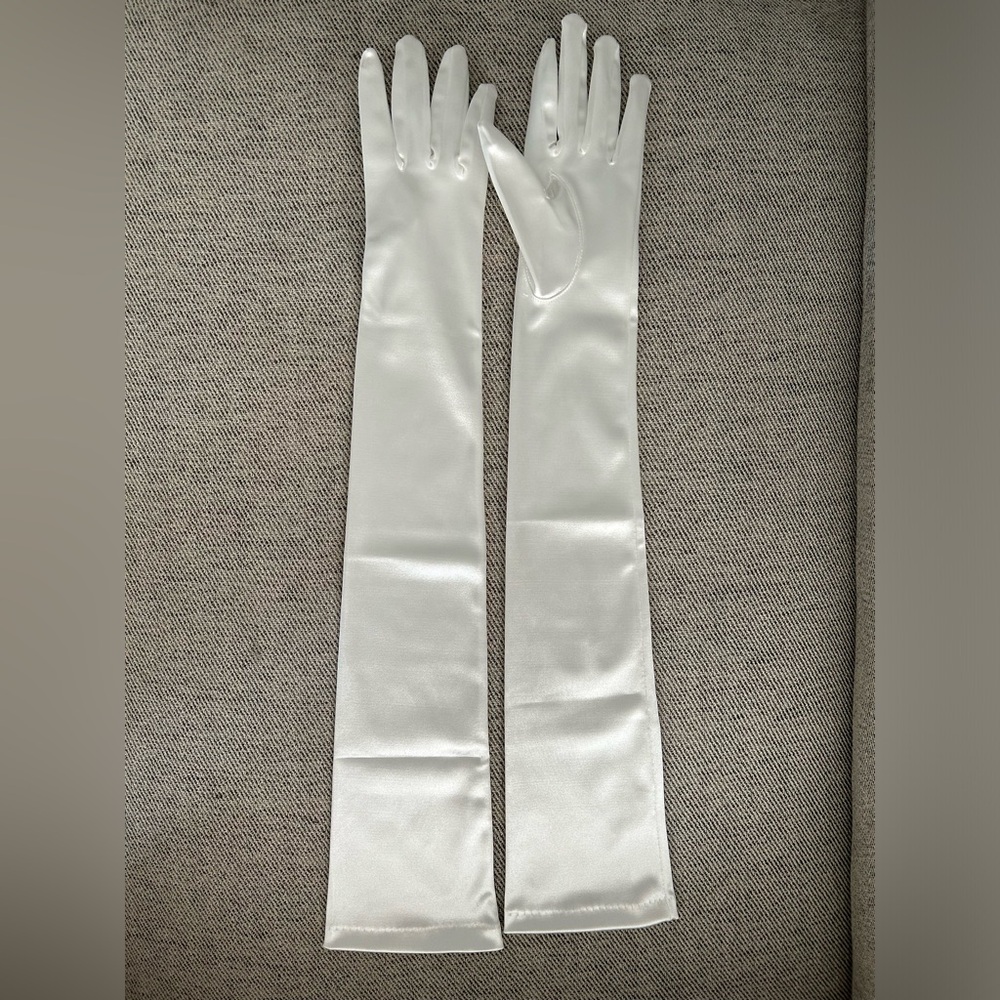Wedding Gloves - Picture 5 of 5